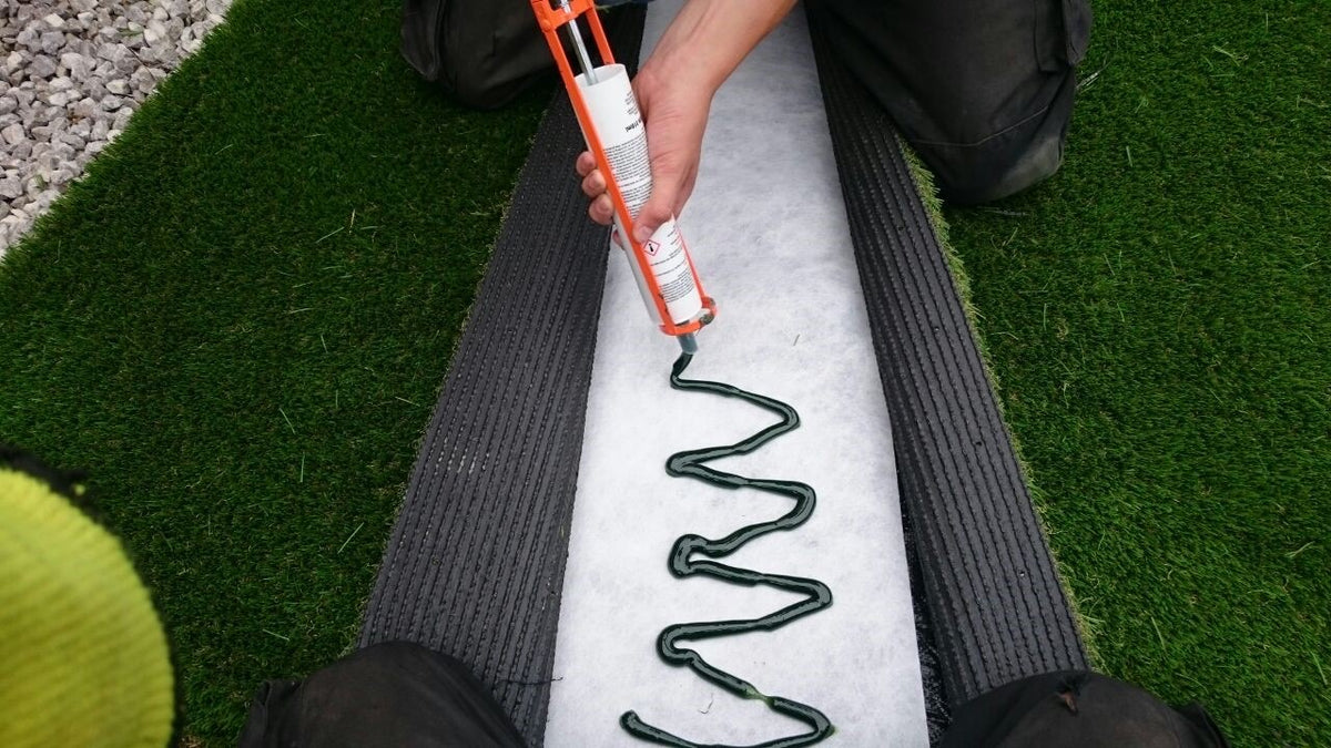 Turf Finish Comment Installer le Gazon Synthétique | DIY | SynX – Surface SynX