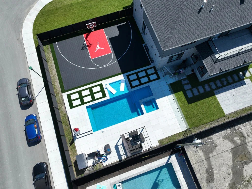 Terrain de basketball — Laval